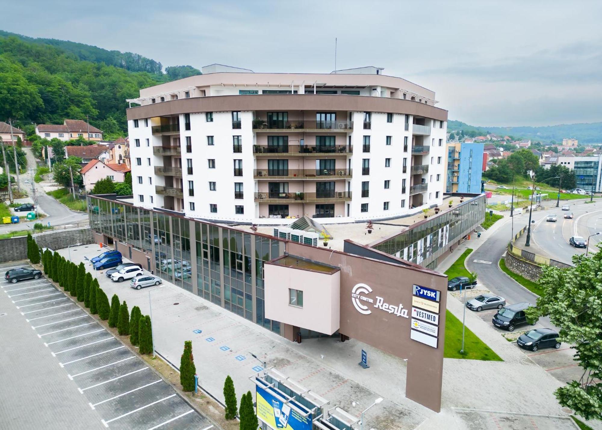 City Center Accommodation - 404 Resita Esterno foto